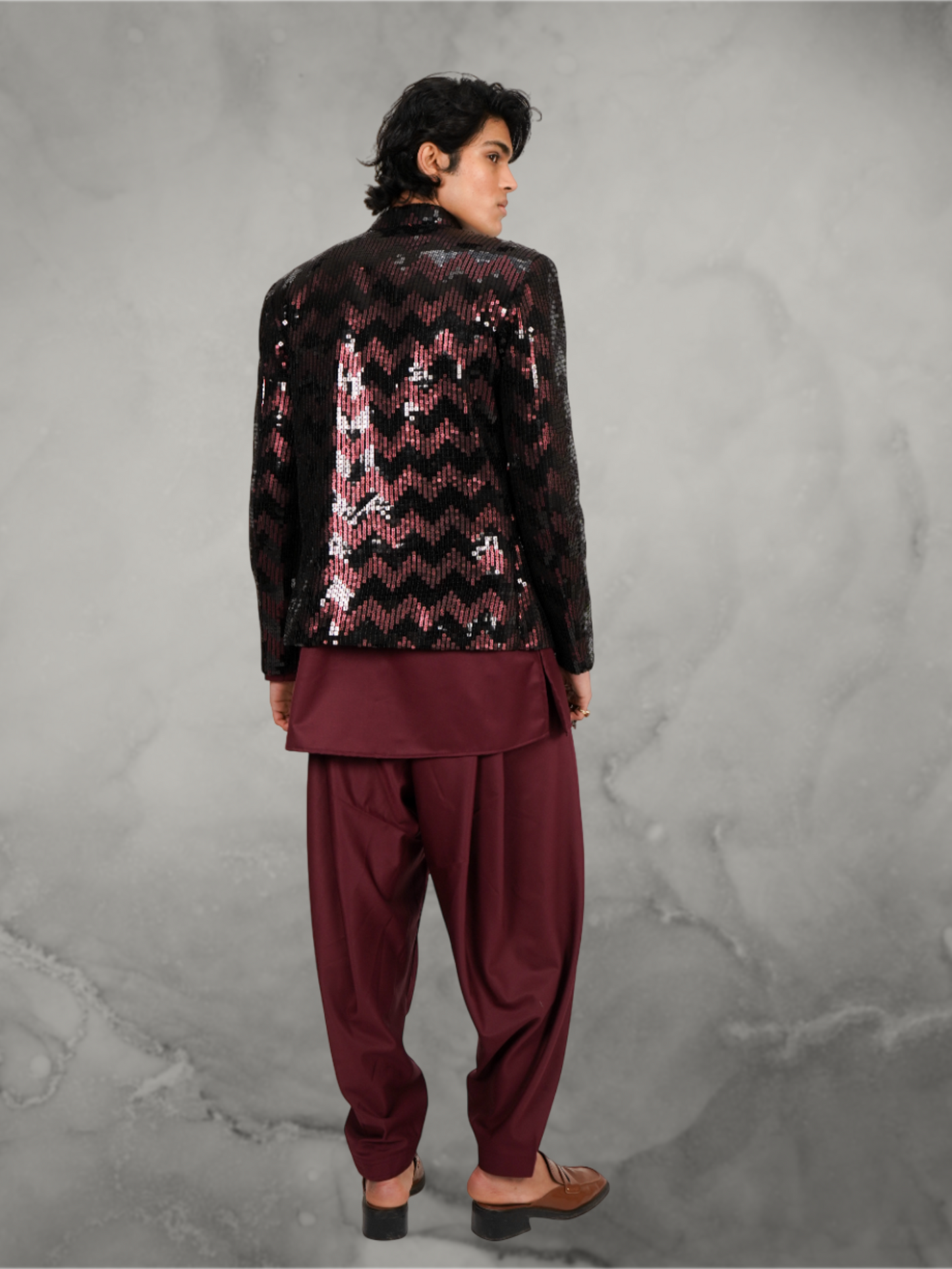 Sequin patterned maroon-black hooked jacket